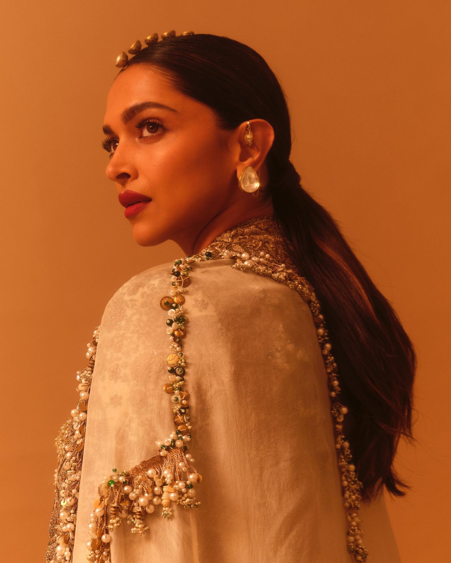 deepika padukone saree images