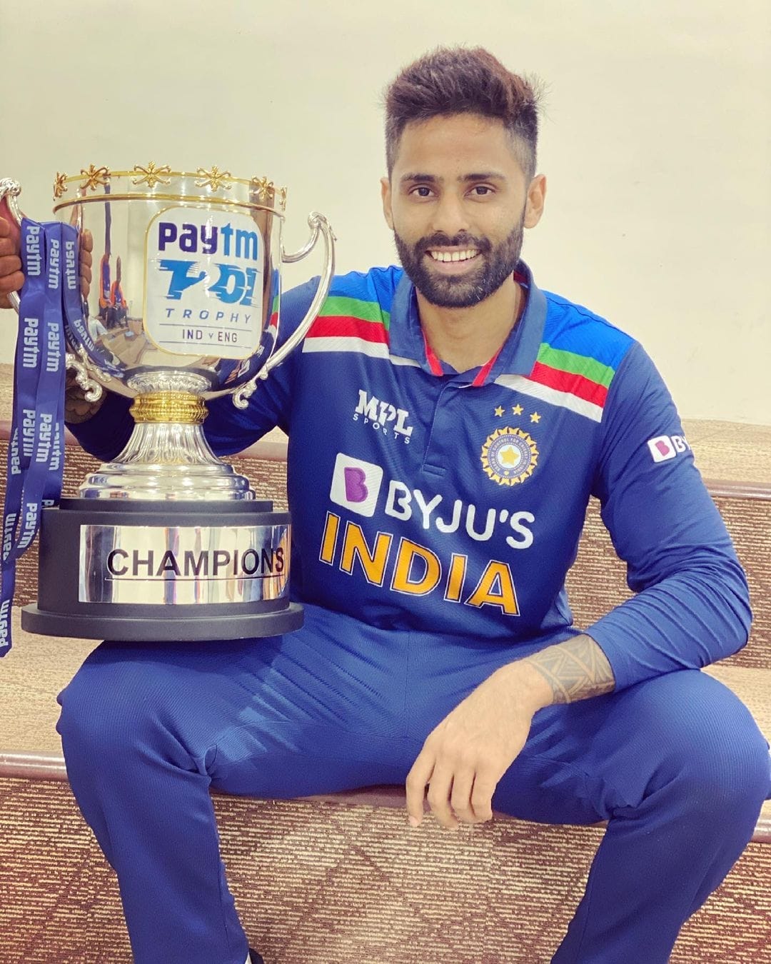 Suryakumar Yadav free hd with cup images