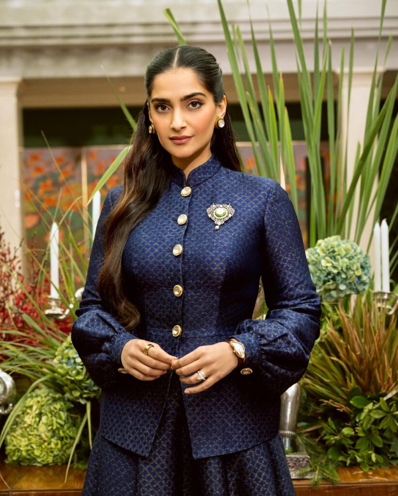 raanjhanaa sonam kapoor photos