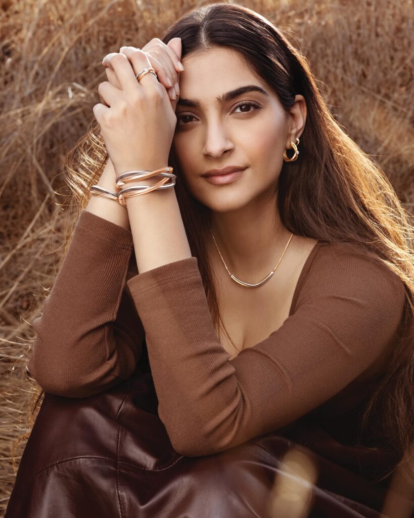 sonam kapoor new pics