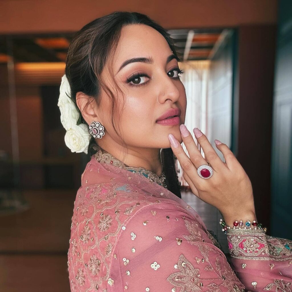 sonakshi sinha ki photos