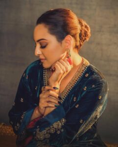 sonakshi sinha family pictures