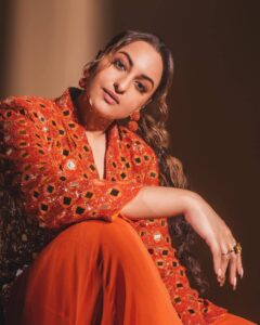 sonakshi sinha mother photo